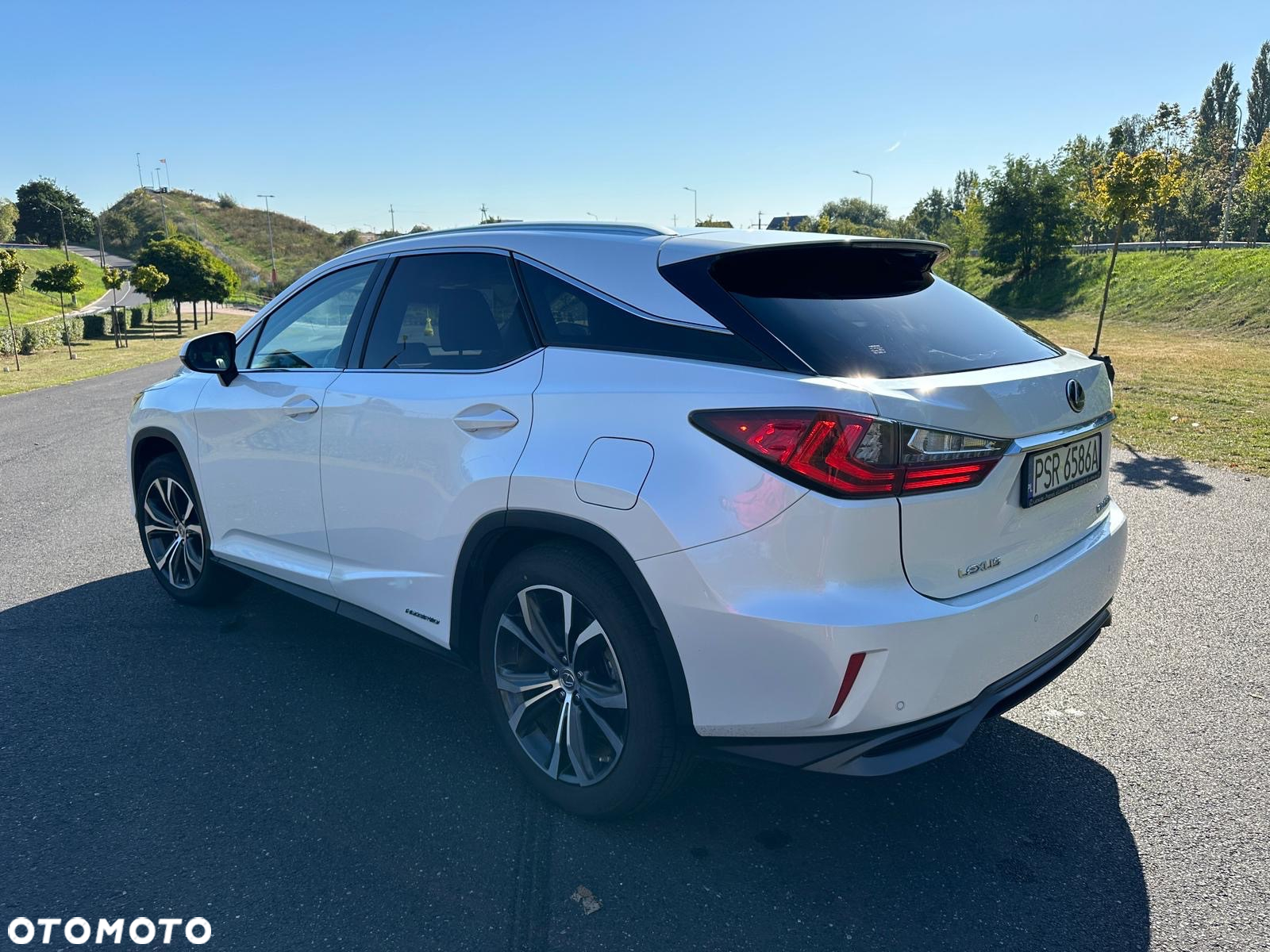 Lexus RX - 4