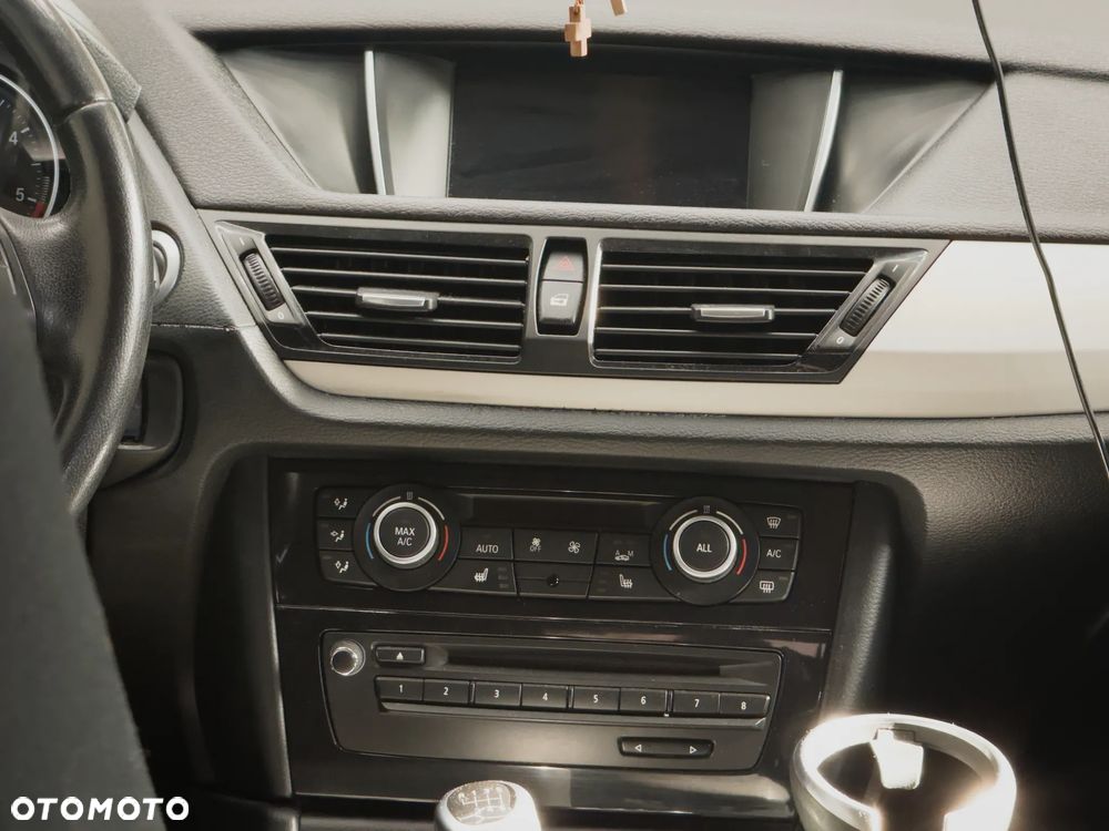 BMW X1 xDrive18d xLine - 24