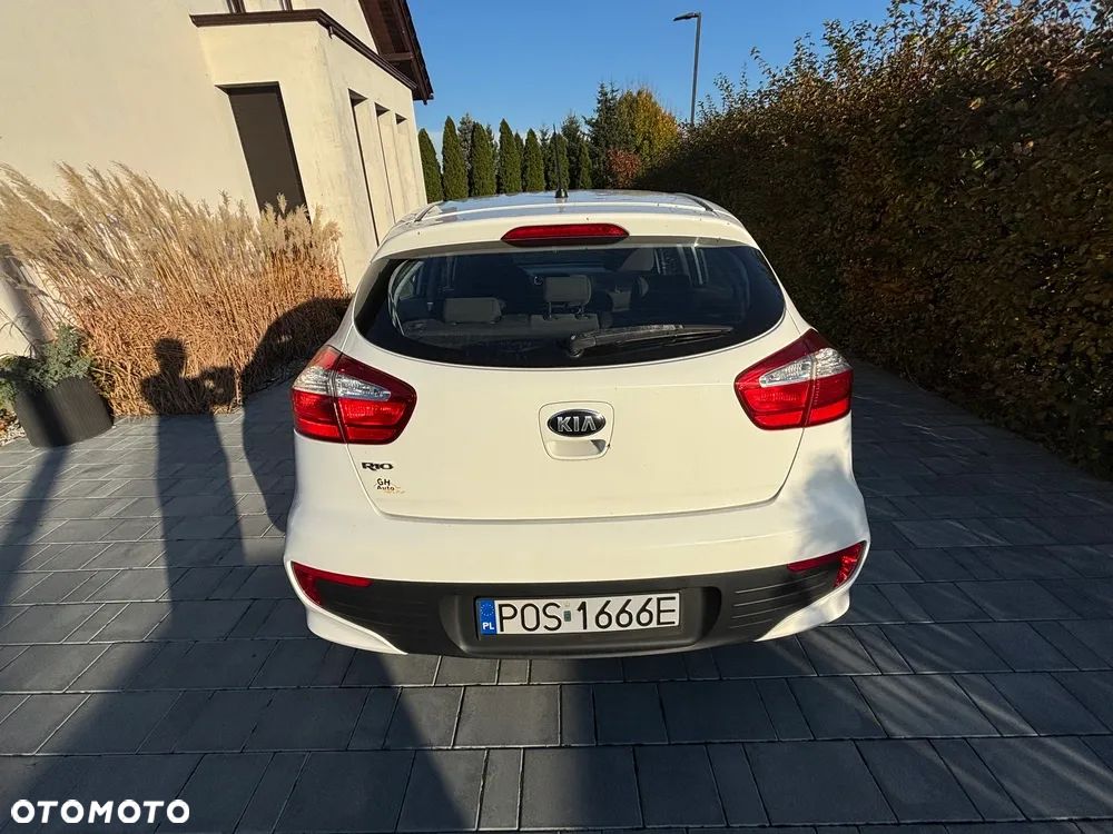 Kia Rio - 10