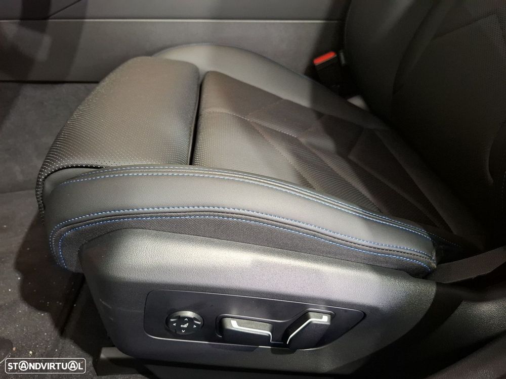 BMW 530 e Pack Desportivo M - 14