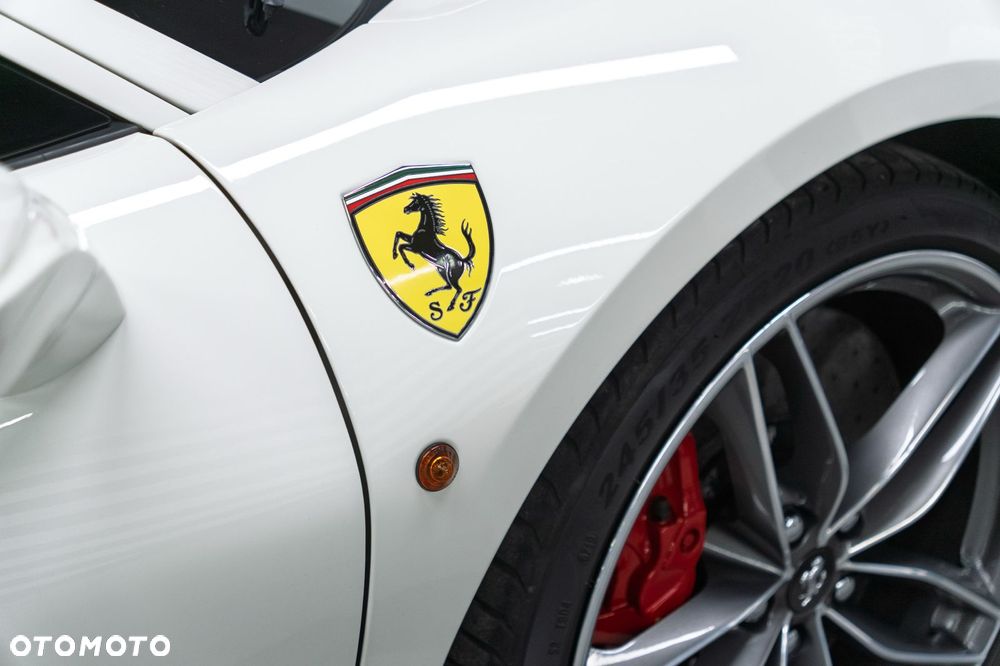 Ferrari 488 - 19