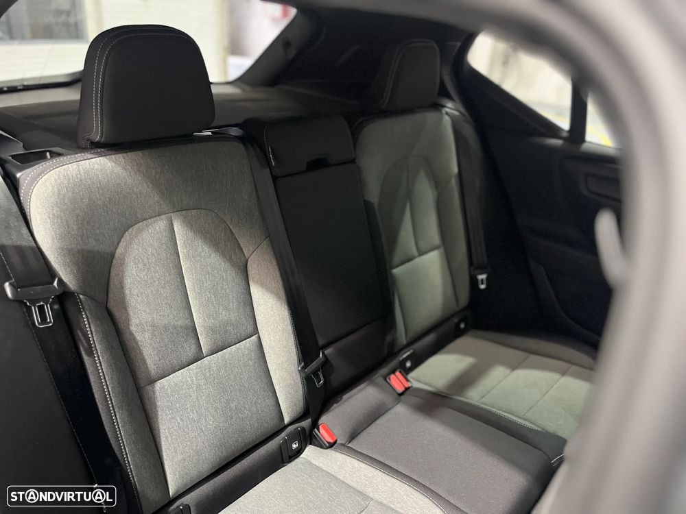 Volvo XC 40 2.0 B3 Plus Dark - 18