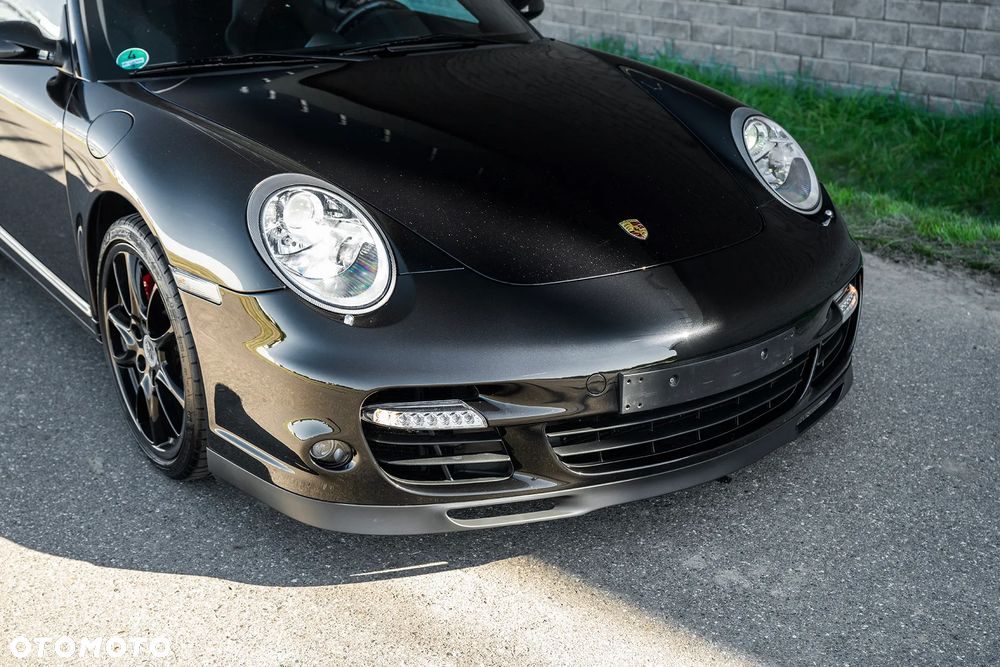 Porsche 911 Turbo - 10