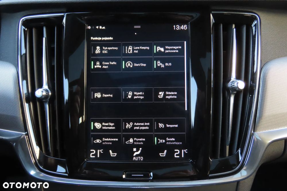 Volvo V90 Cross Country - 24