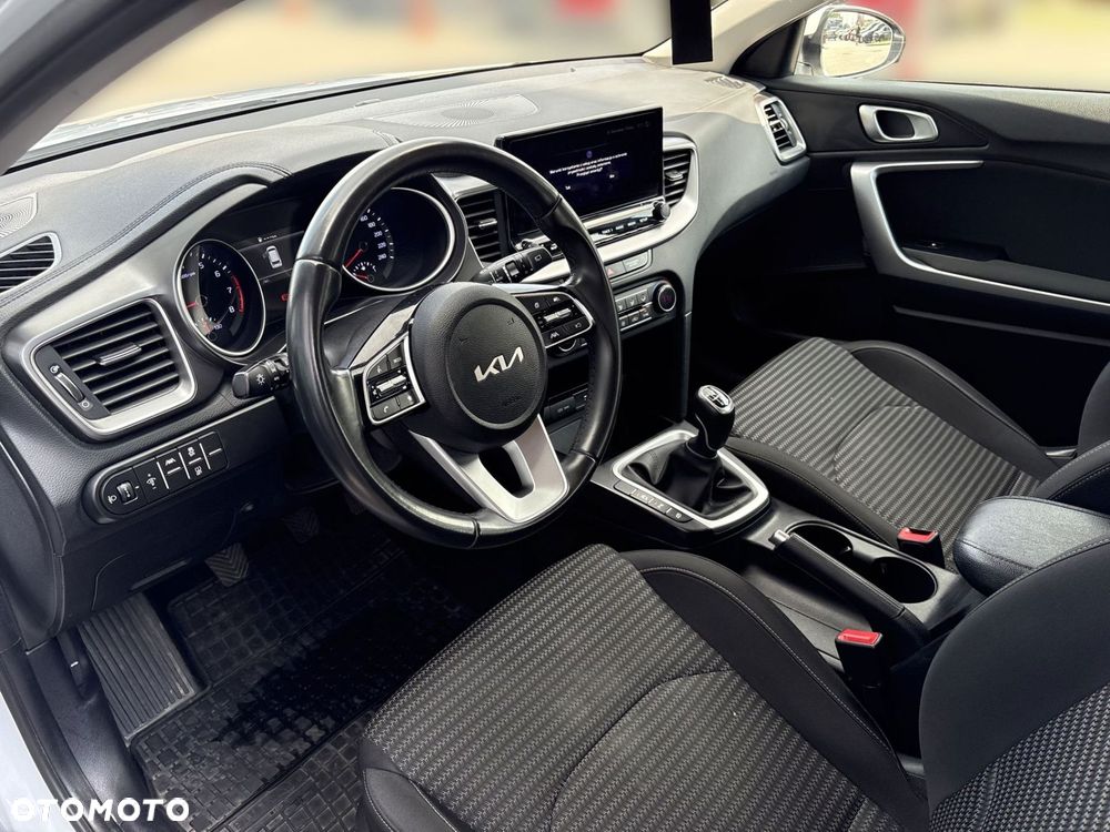 Kia Ceed - 9