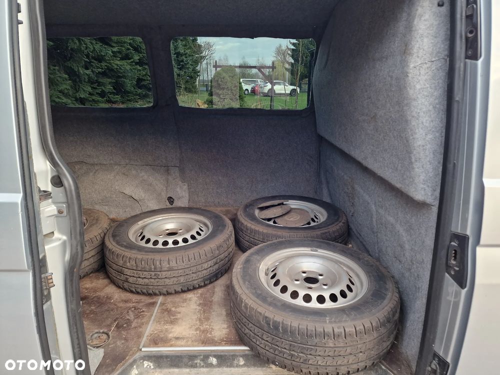 Volkswagen Transporter T5 - 17