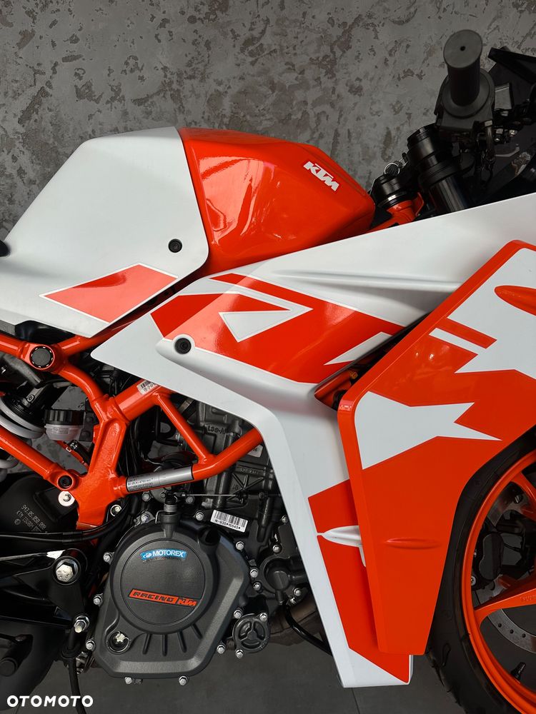 KTM RC 125 - 9