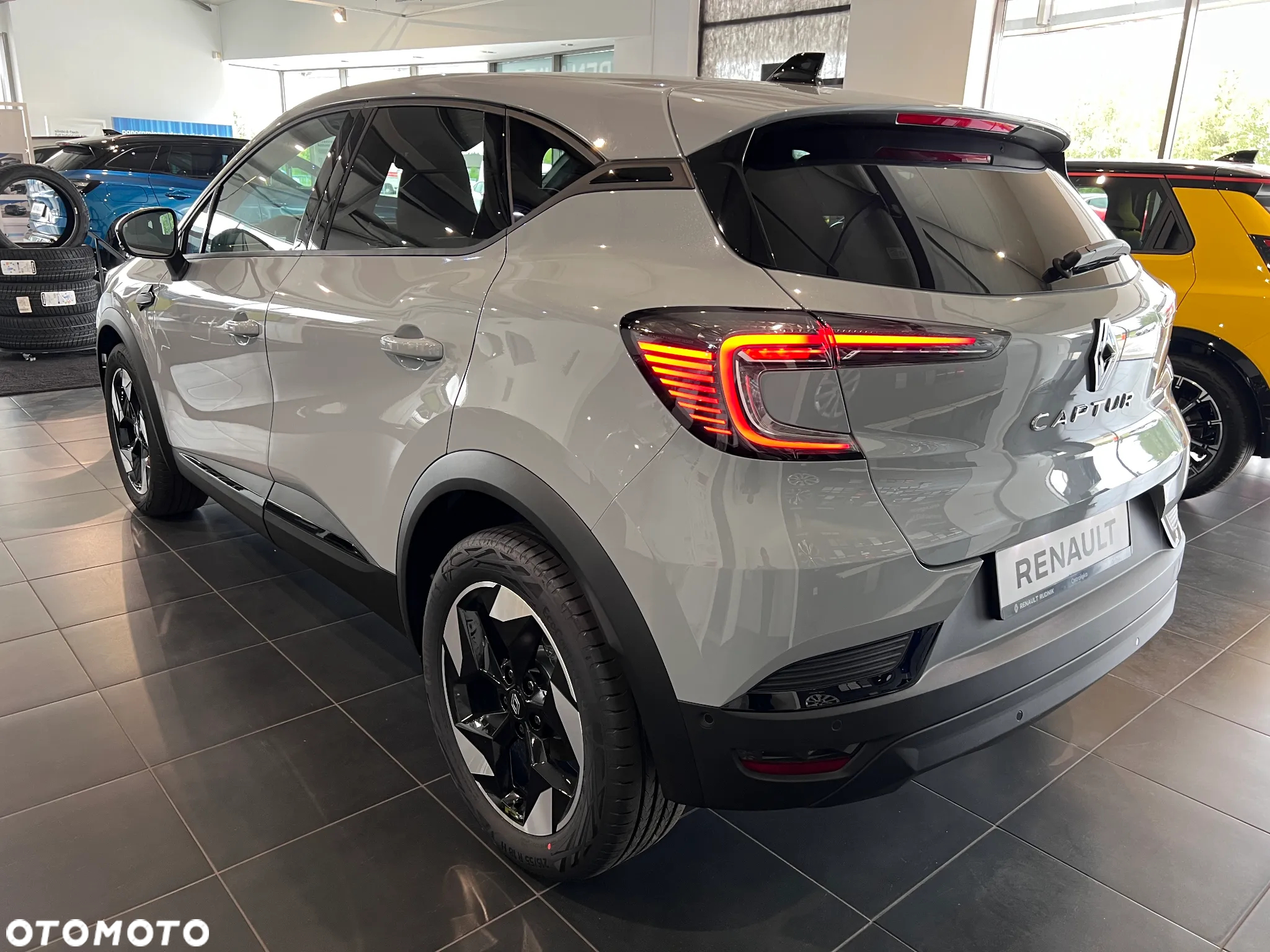 Renault Captur 1.3 TCe mHEV Techno - 4