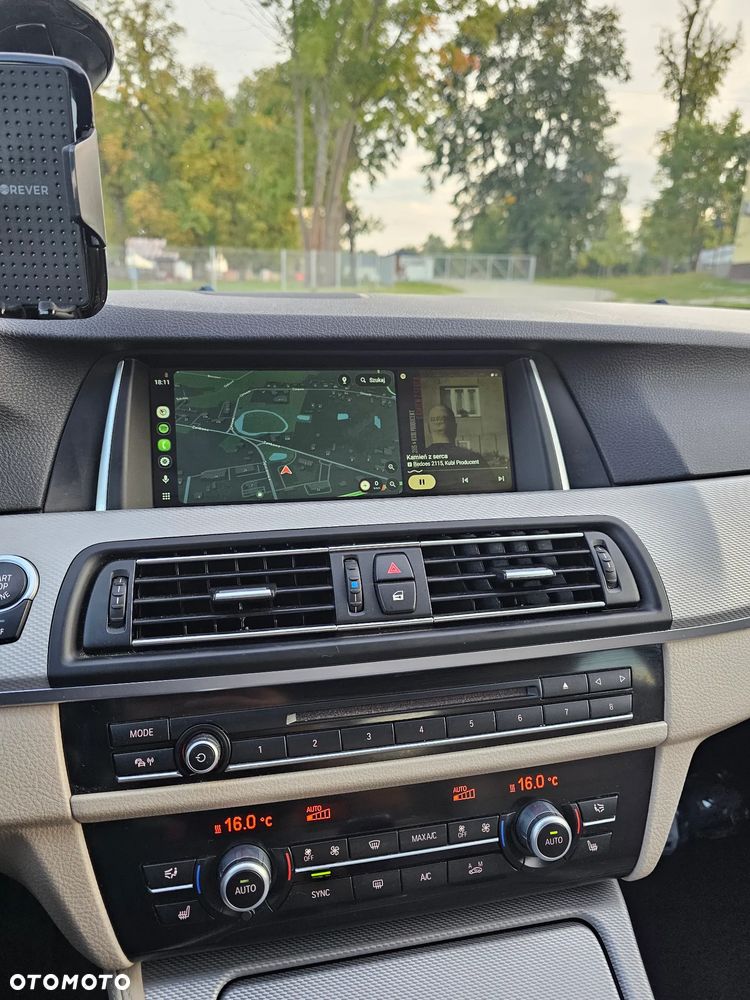 BMW Seria 5 525d xDrive - 23