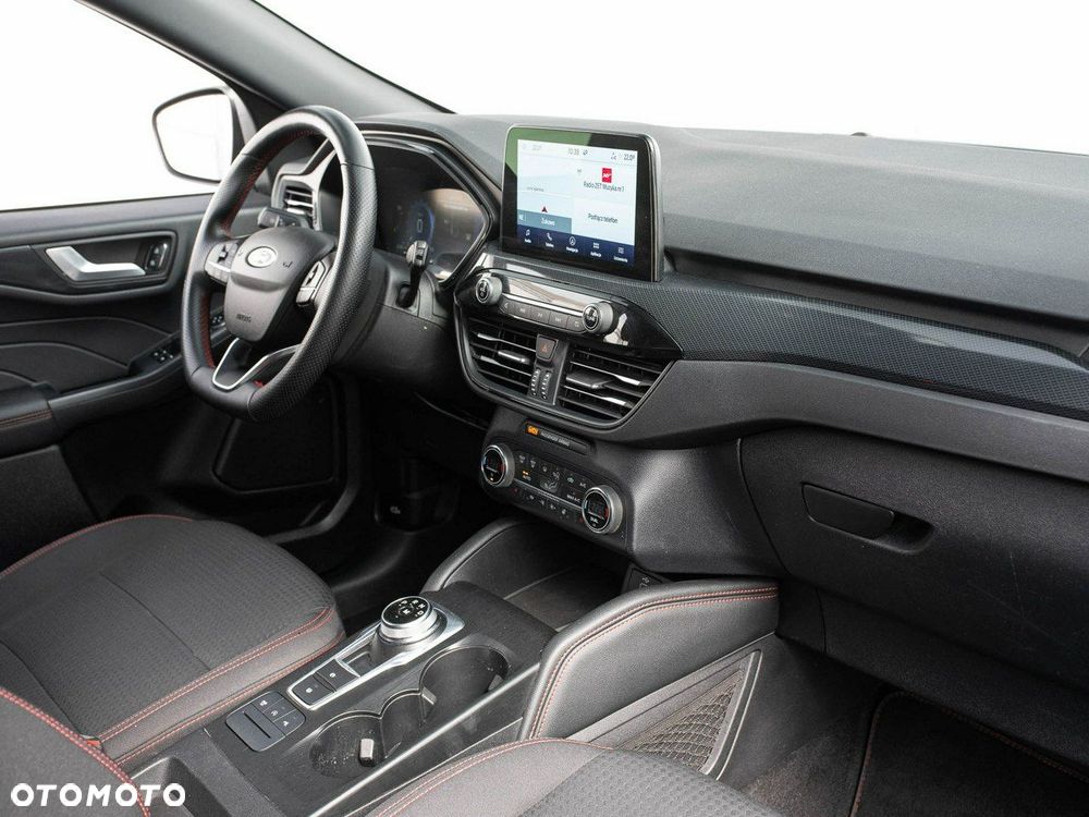 Ford Kuga - 31