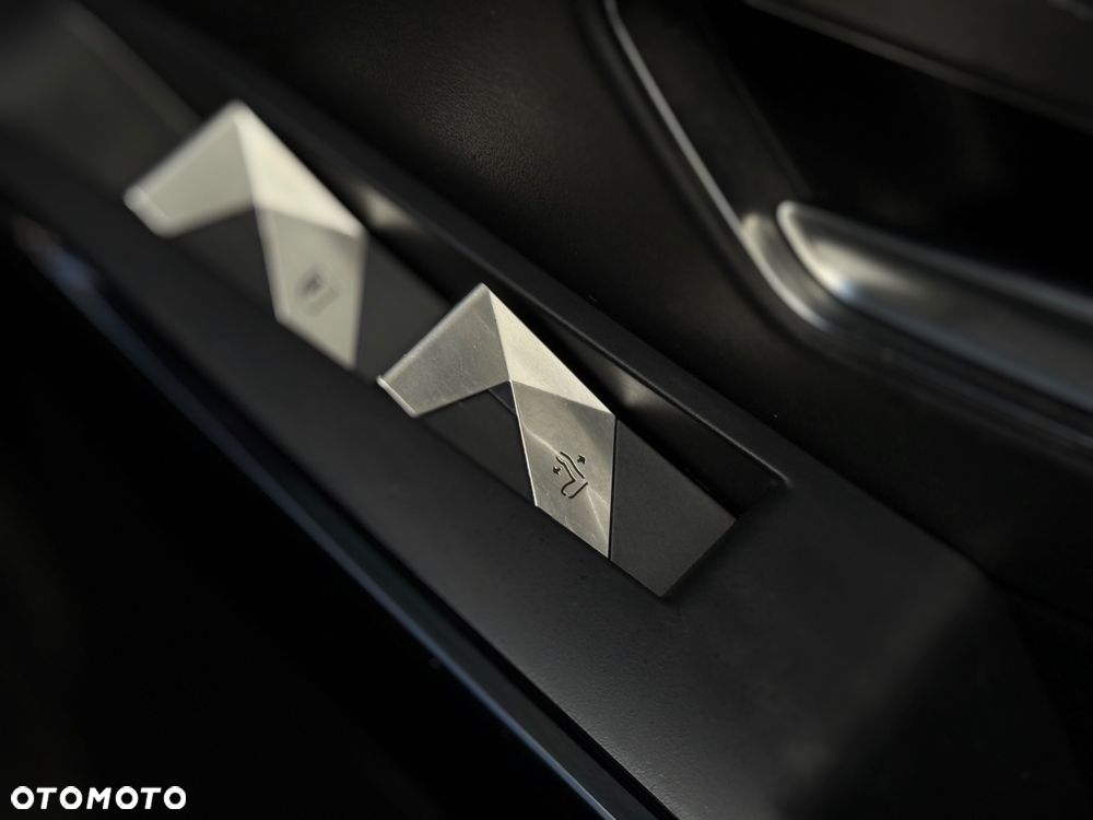 DS Automobiles DS 7 Crossback 2.0 BlueHDi Louvre - 30