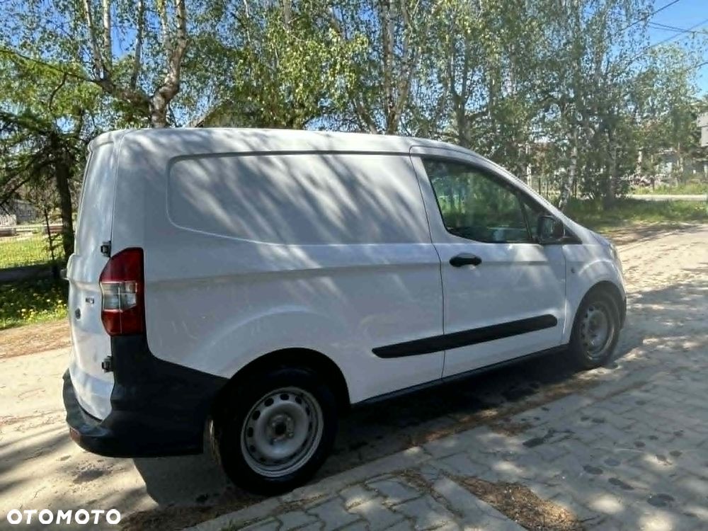 Ford Courier - 11