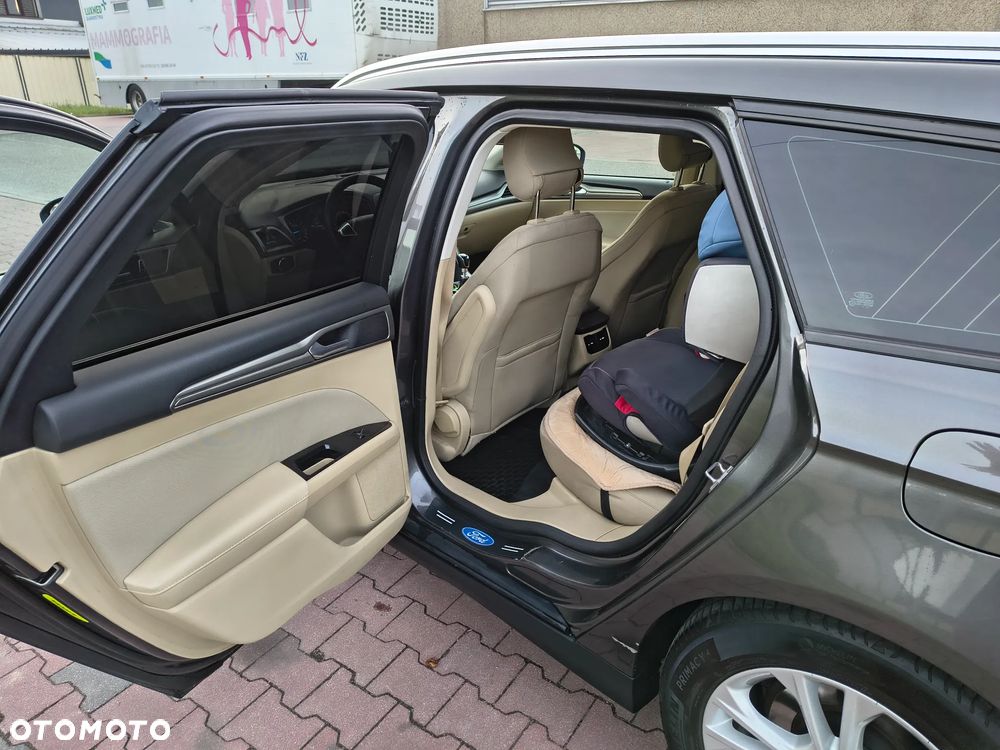 Ford Mondeo - 26