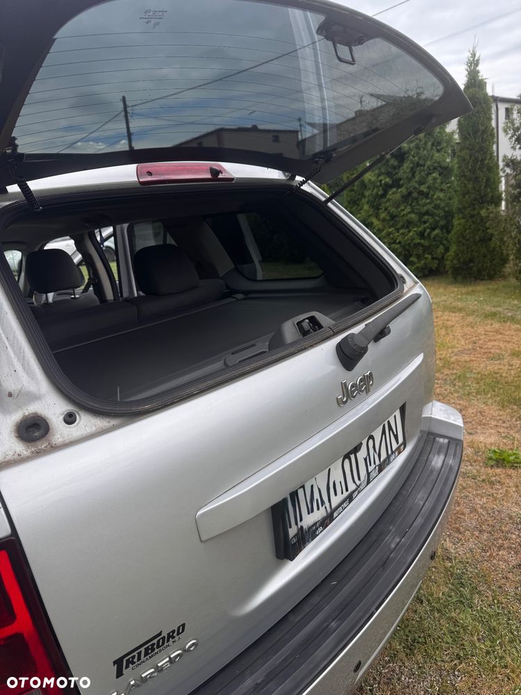 Jeep Grand Cherokee - 13