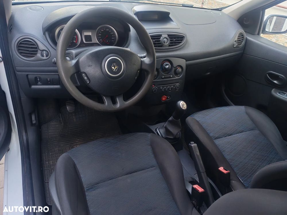 Renault Clio - 6