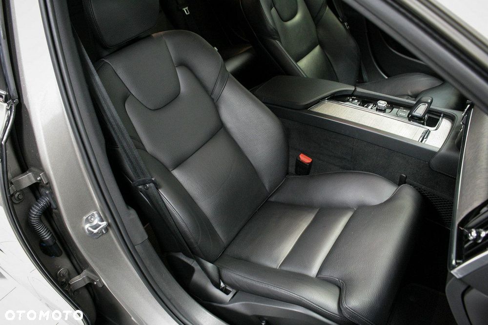 Volvo V90 Cross Country - 26