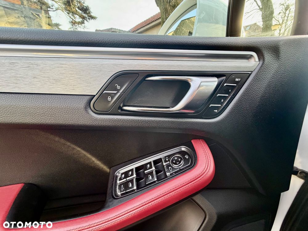 Porsche Macan - 18