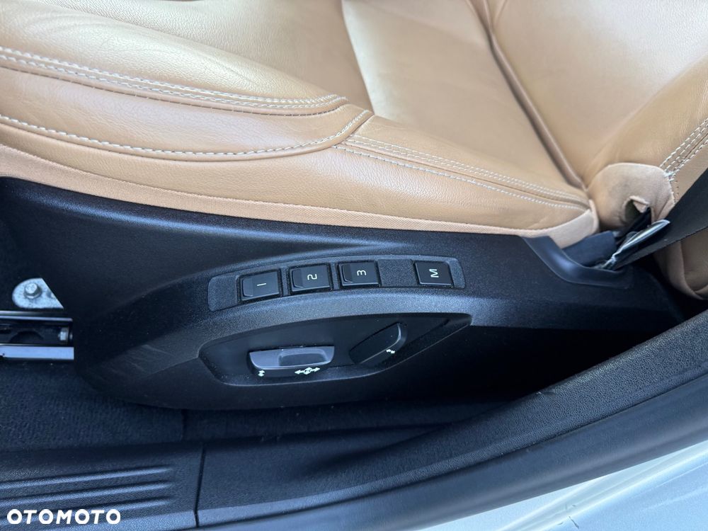 Volvo V40 Cross Country T4 AWD Geartronic Summum - 9