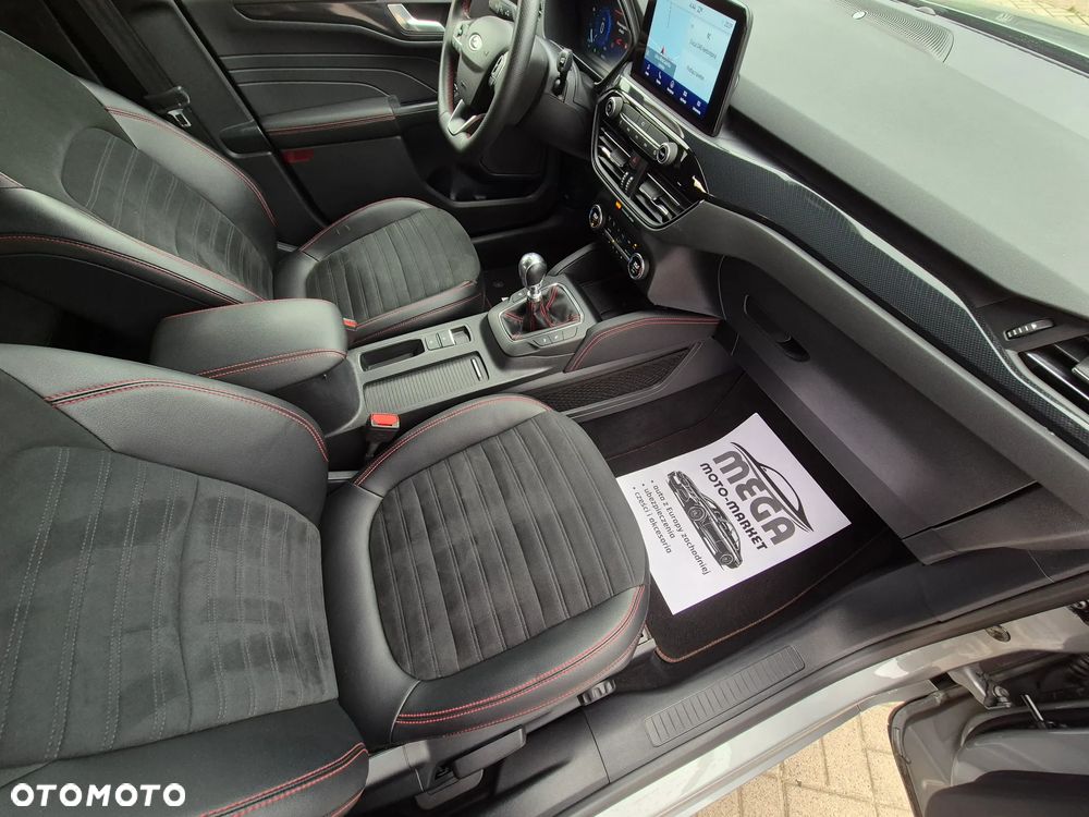 Ford Kuga 1.5 EcoBoost ST-LINE - 21