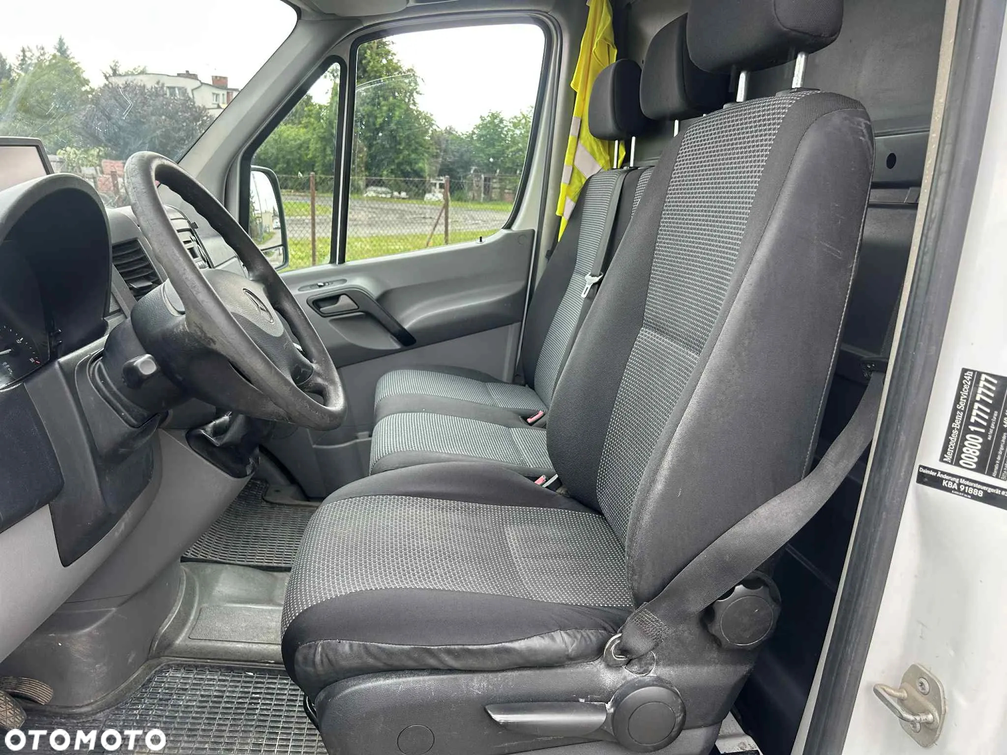 Mercedes-Benz Sprinter 216 - 15