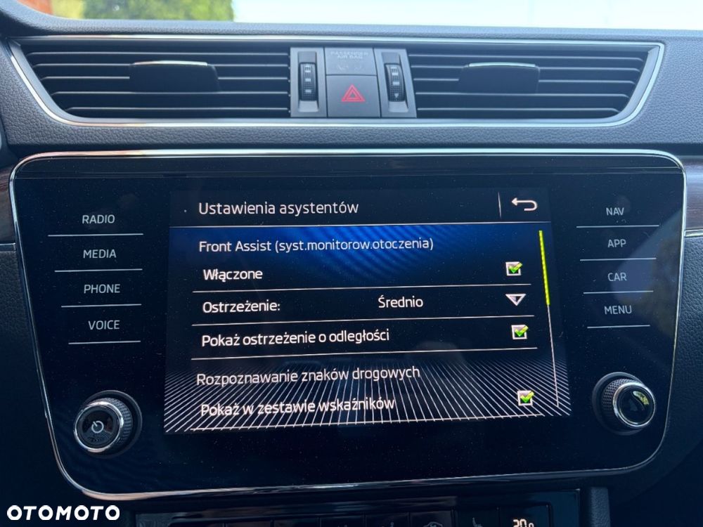 Skoda Superb 2.0 TDI SCR 4x4 Scout DSG - 21