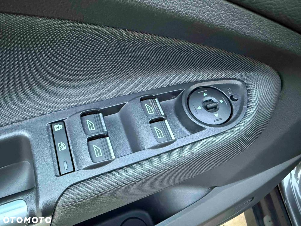 Ford Grand C-MAX - 11