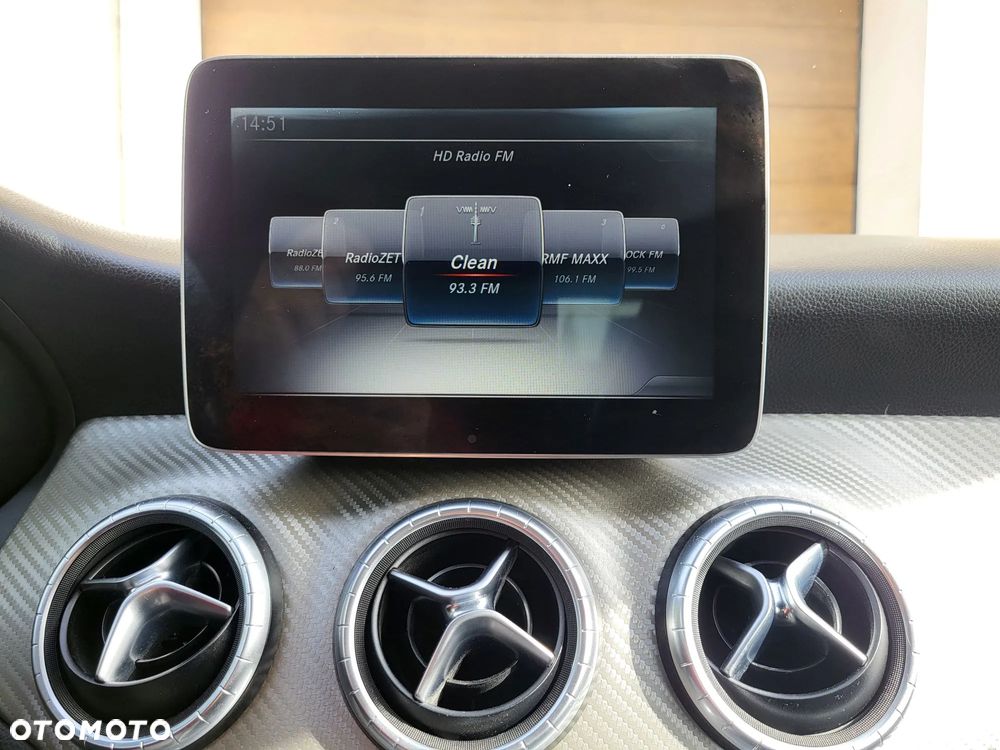 Mercedes-Benz CLA 250 7G-DCT UrbanStyle Edition - 11