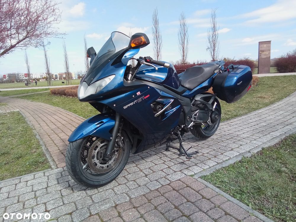 Triumph Sprint - 1
