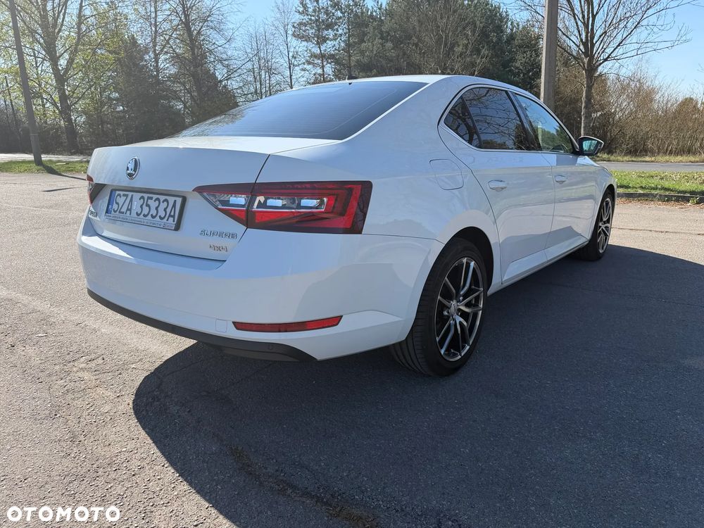 Skoda Superb 2.0 TDI 4x4 Ambition DSG - 4