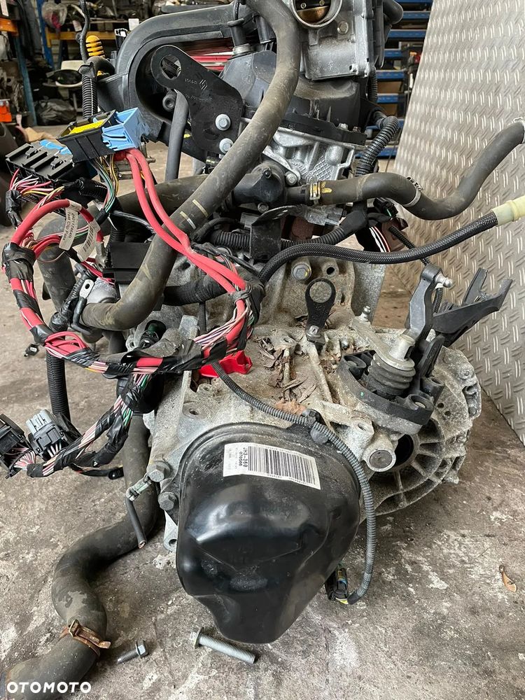 Renault Dacia  Sandero II 1.2 16V Silnik D4F F732 D4FF732 - 4