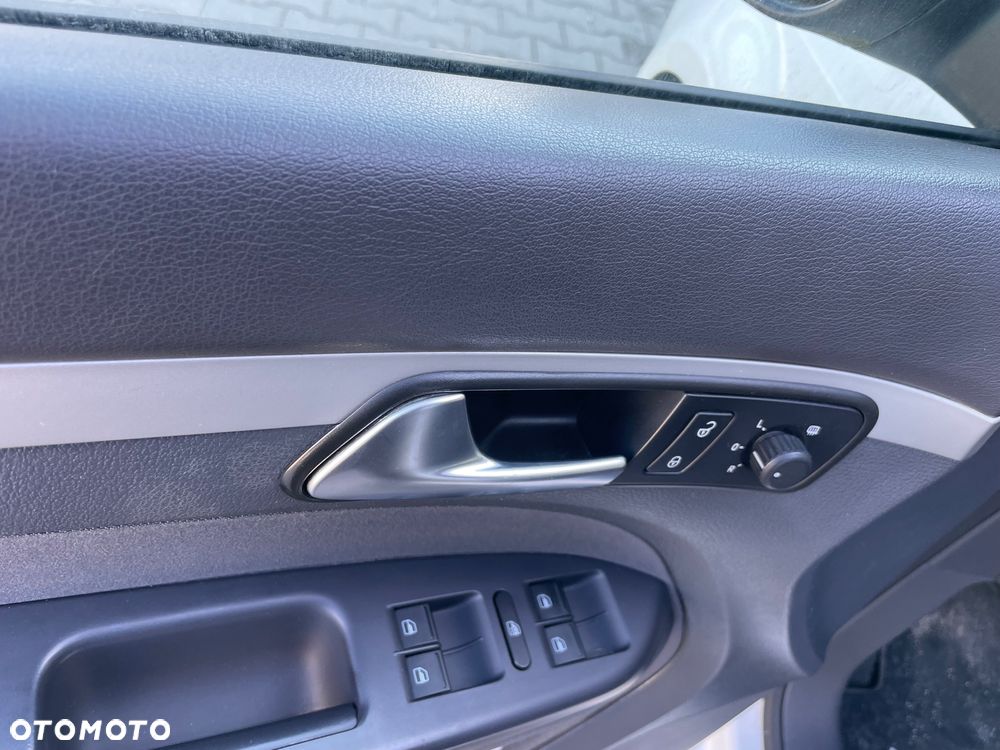 Volkswagen Touran 1.6 TDI SCR BlueMotion Technology Comfortline - 8