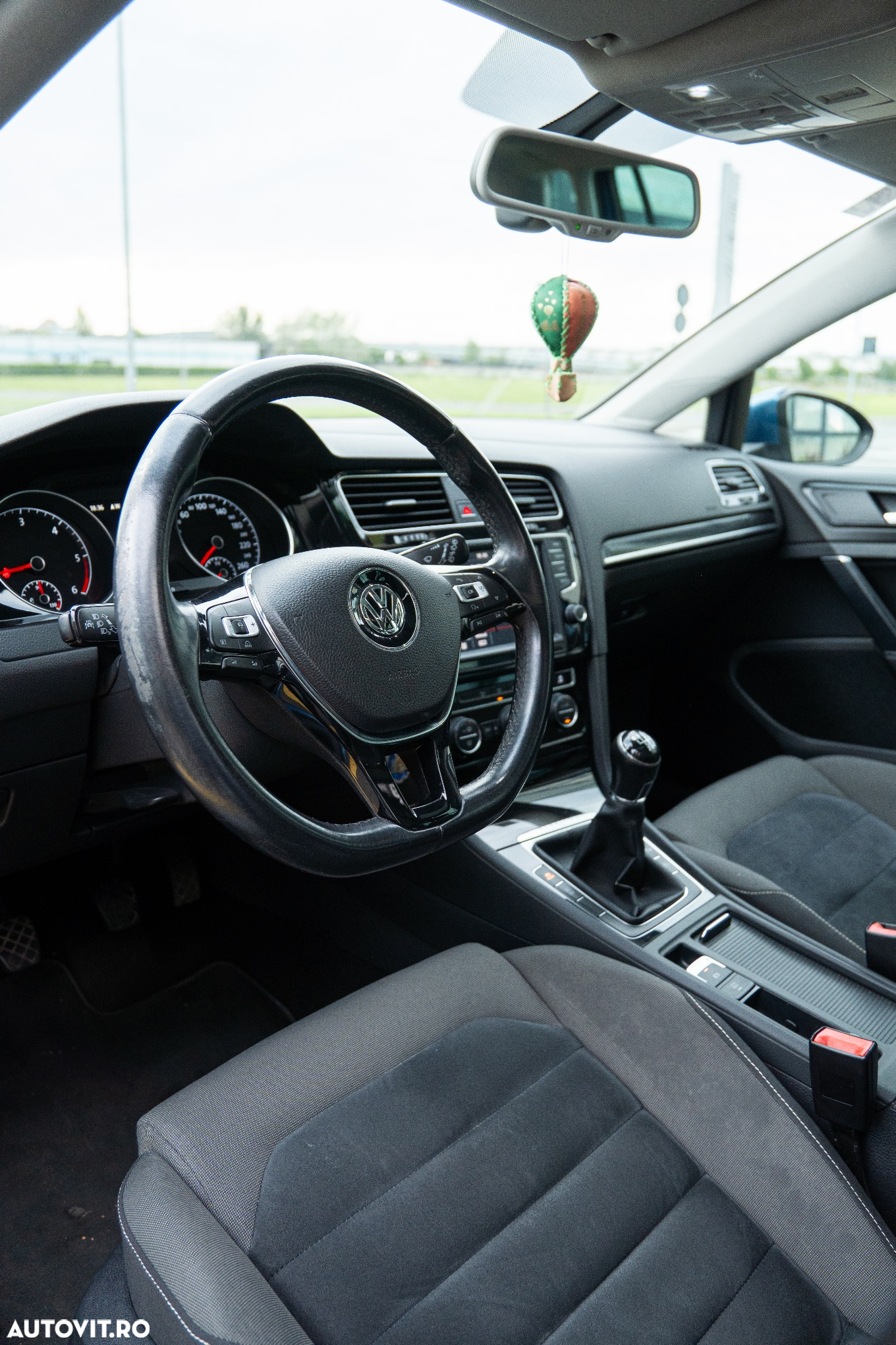 Volkswagen Golf 1.6 TDI DPF BlueMotion Technology Highline - 29
