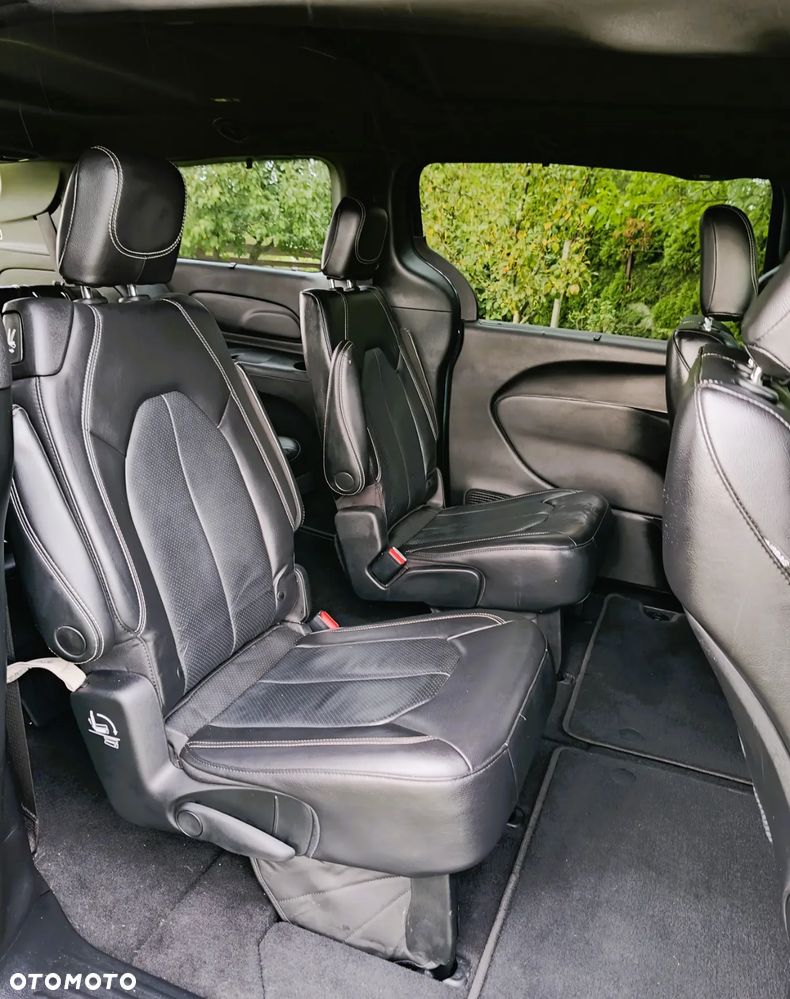 Chrysler Pacifica - 13