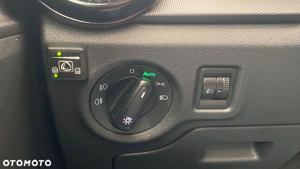 Skoda Fabia 1.0 Essence - 21