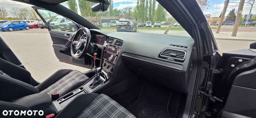 Volkswagen Golf GTD (BlueMotion Technology) DSG - 32