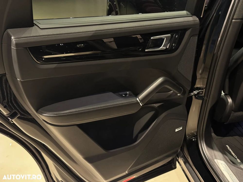 Porsche Cayenne - 24