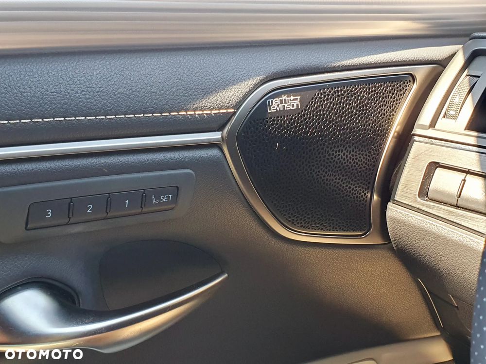 Lexus ES 300h F Sport Edition - 24