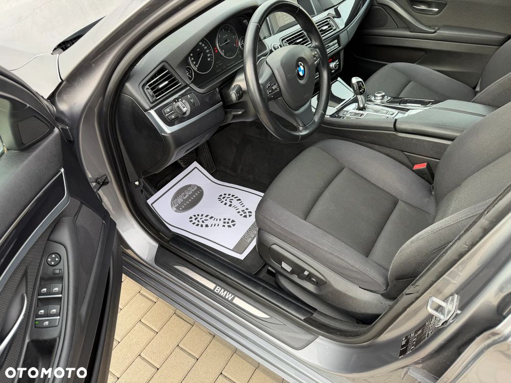 BMW Seria 5 520d Luxury Line - 28