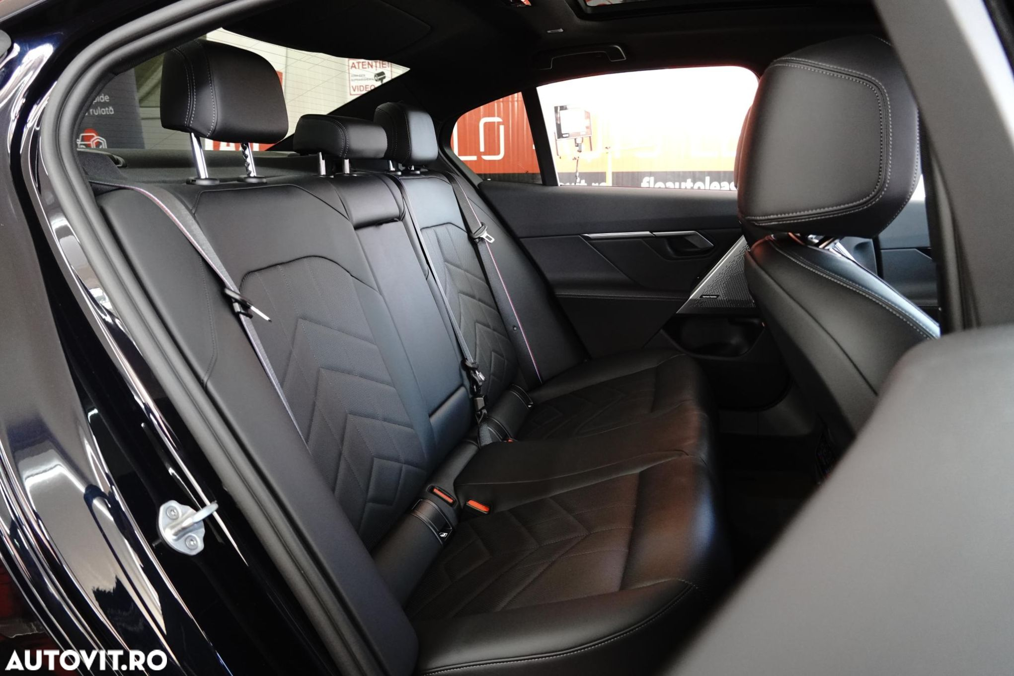 BMW Seria 5 520i AT MHEV - 17