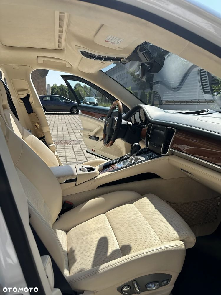Porsche Panamera Turbo PDK - 34