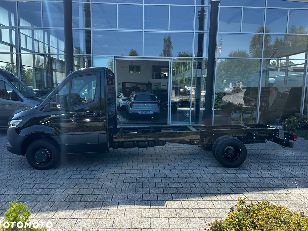 Mercedes-Benz Sprinter - 10