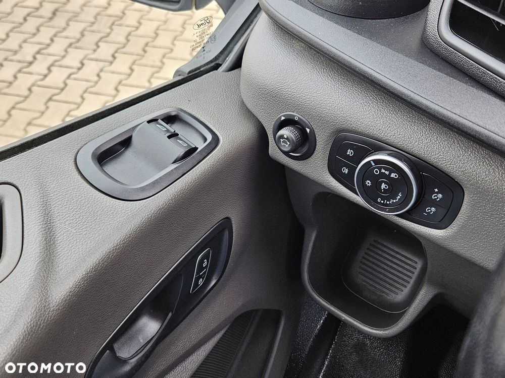 Ford transit L2H2 *59999zł NETTO* Brygadówka 6 osób 2.0TdCi/131KM - 19