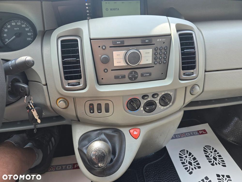 Opel Vivaro - 24