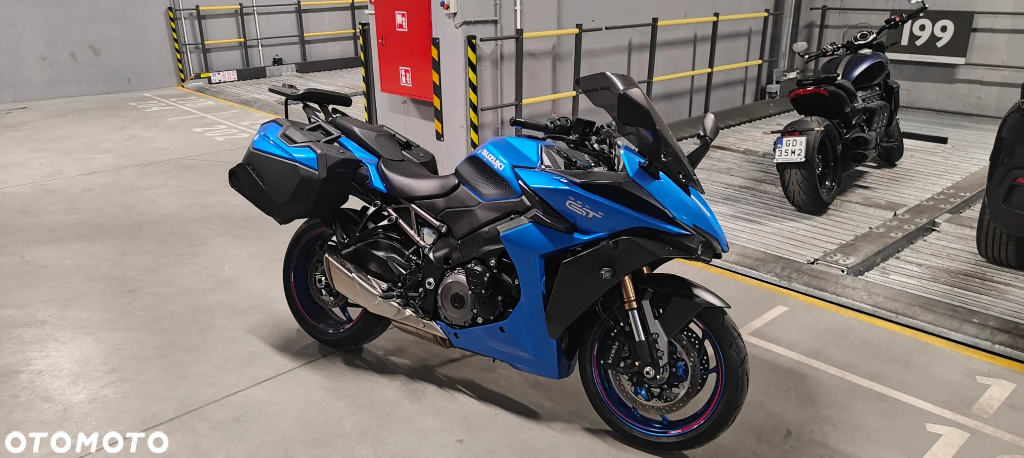 Suzuki GSX 1000 - 6