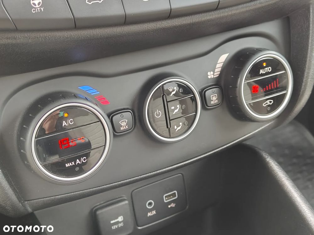 Fiat Tipo 1.4 16v Lounge EU6d - 16