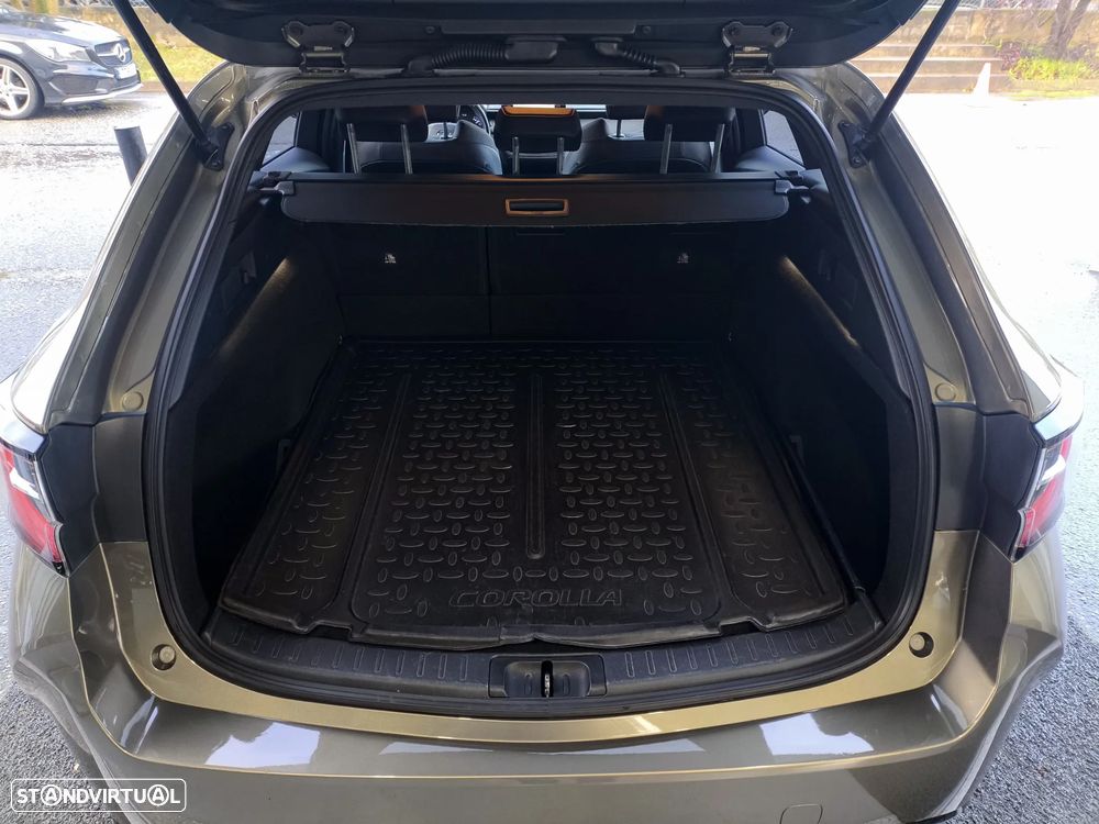 Toyota Corolla Touring Sports 1.8 Hybrid Comfort+P.Sport - 9