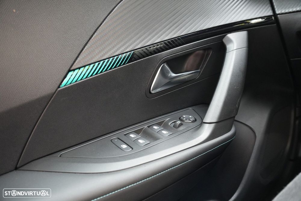 Peugeot 2008 1.2 PureTech Allure Pack - 21