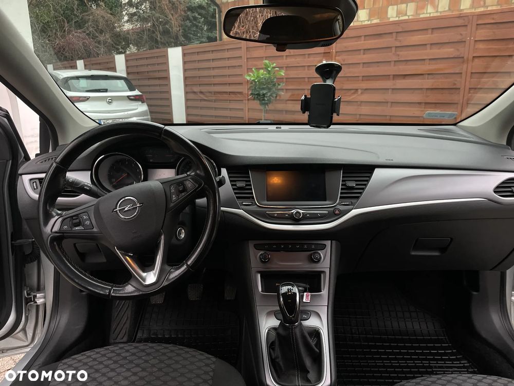 Opel Astra 1.2 T Business Edition S&S - 9