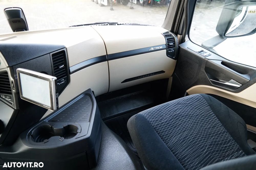 Mercedes-Benz ACTROS 2542 / 6X2 / FRIGIDER / SOLO / UNITATE THERMO KING T-1000R / RIDICARE / DIRECȚIE CU AX RIDICATIV / EURO 5 - 33