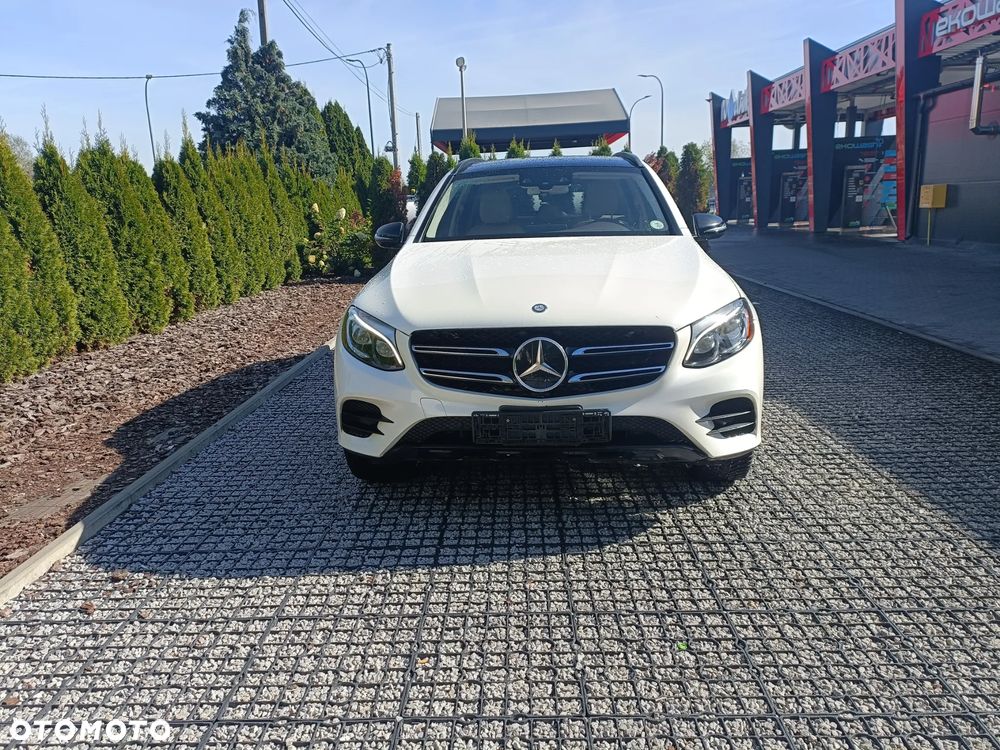 Mercedes-Benz GLC 300 4Matic 9G-TRONIC AMG Line - 13